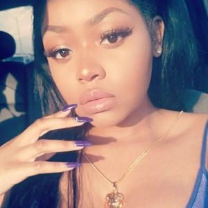 Meet your Posher, Cayla